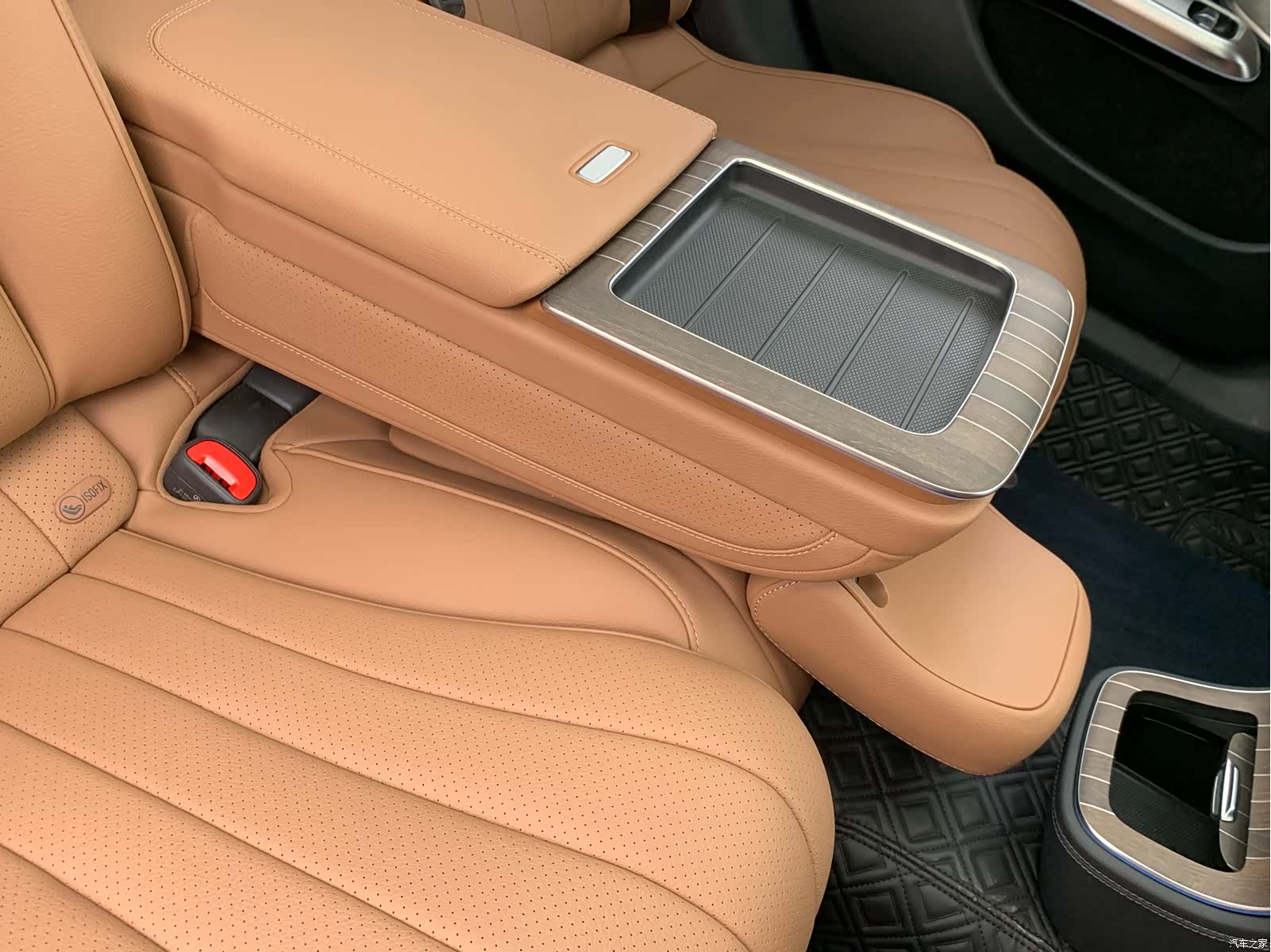 Mercedes-Benz E-Class, 2024 30