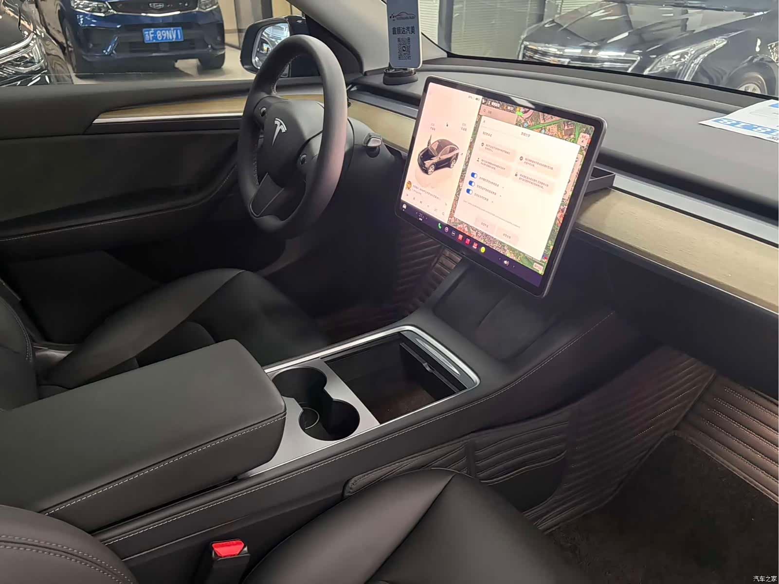 Tesla Model Y, 2023 9