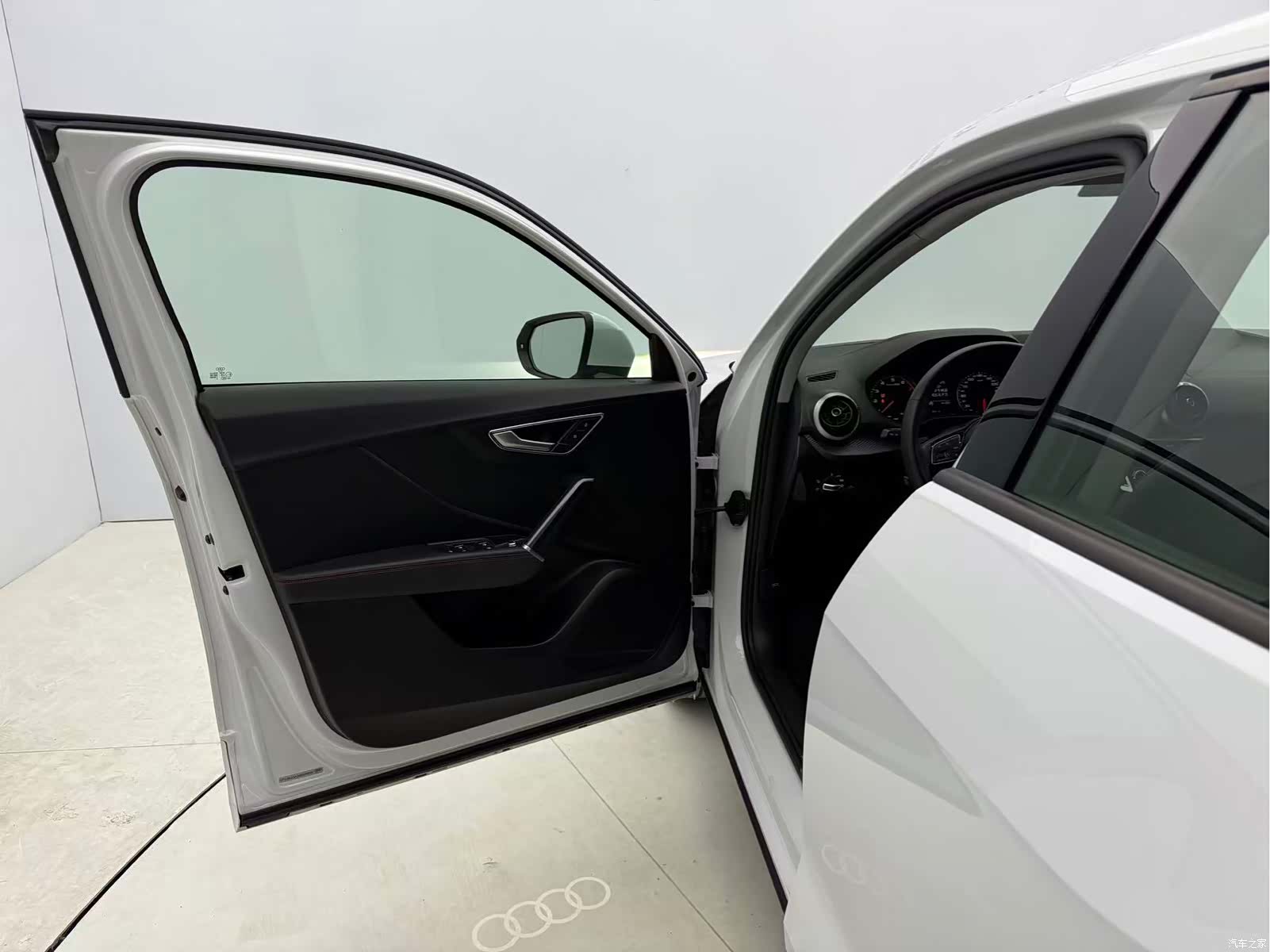 Audi Q2L, 2021 18