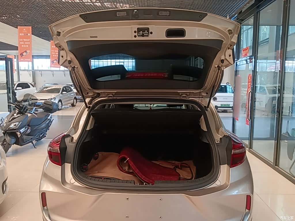 Geely Emgrand, 2021 19