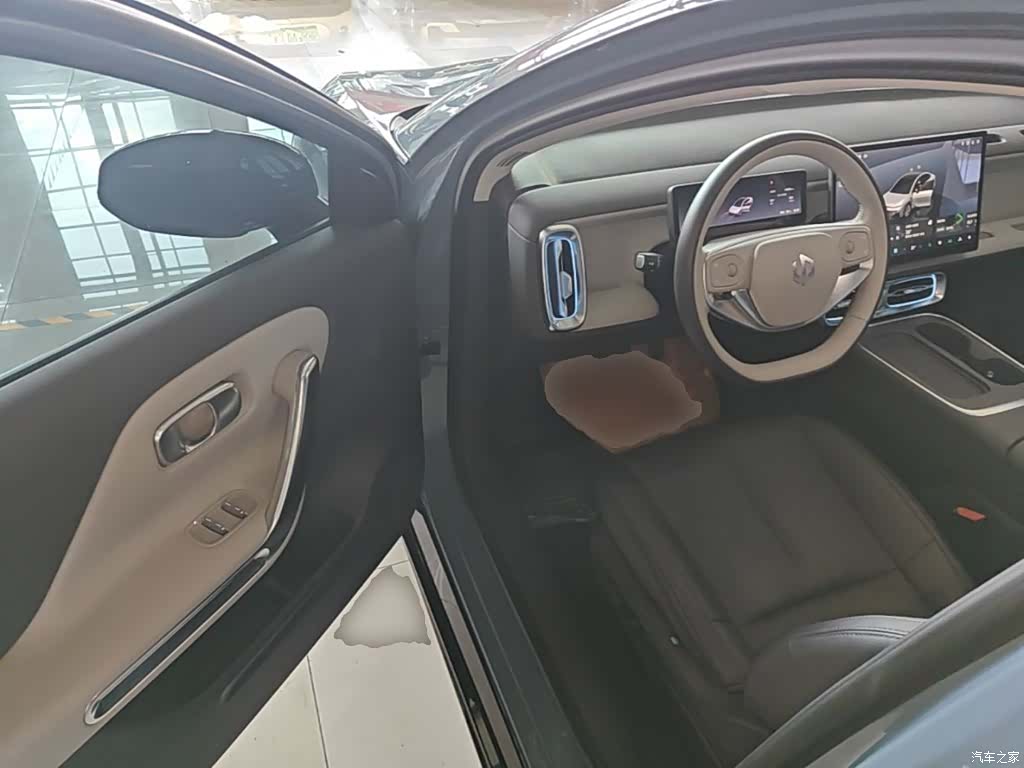 Leapmotor B01, 2025 16