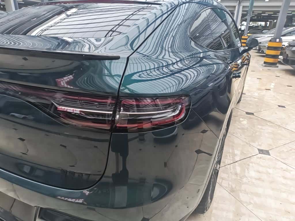 Luxeed R7, 2025 8