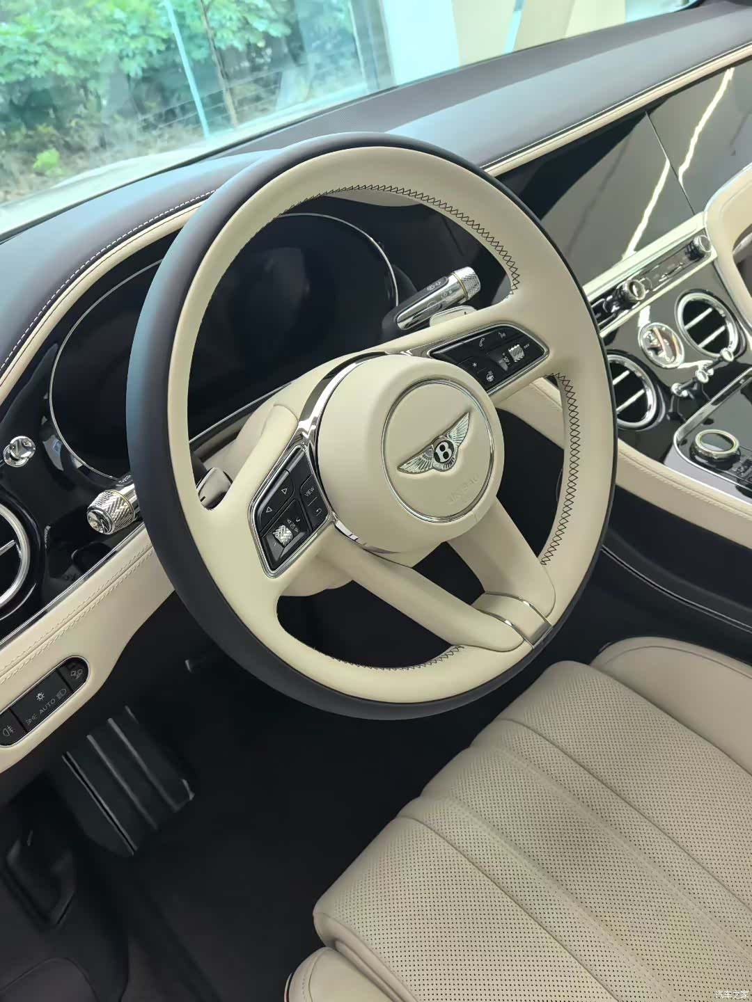 Bentley Continental GT, 2026 все фото