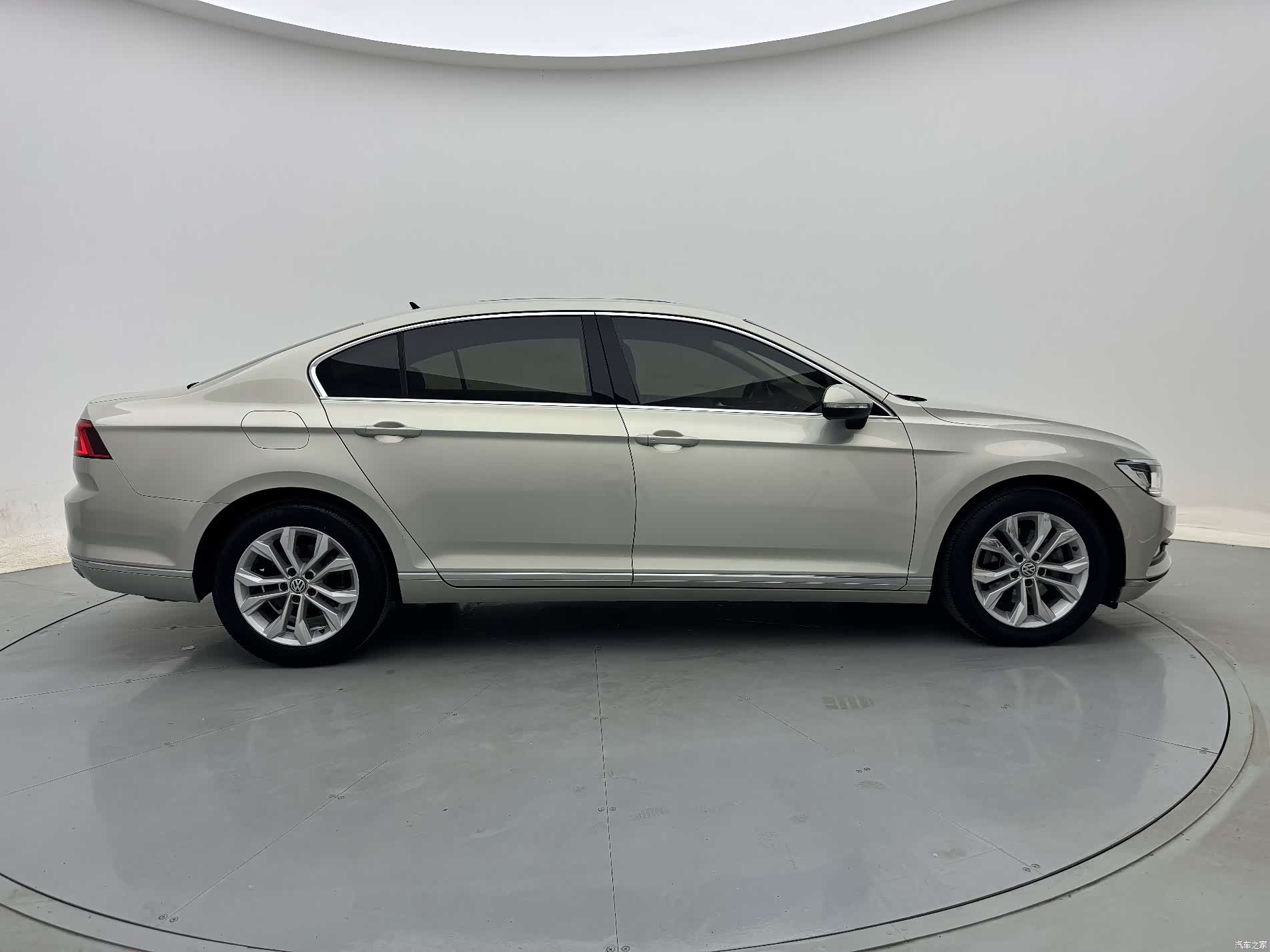 Volkswagen Magotan, 2019 4