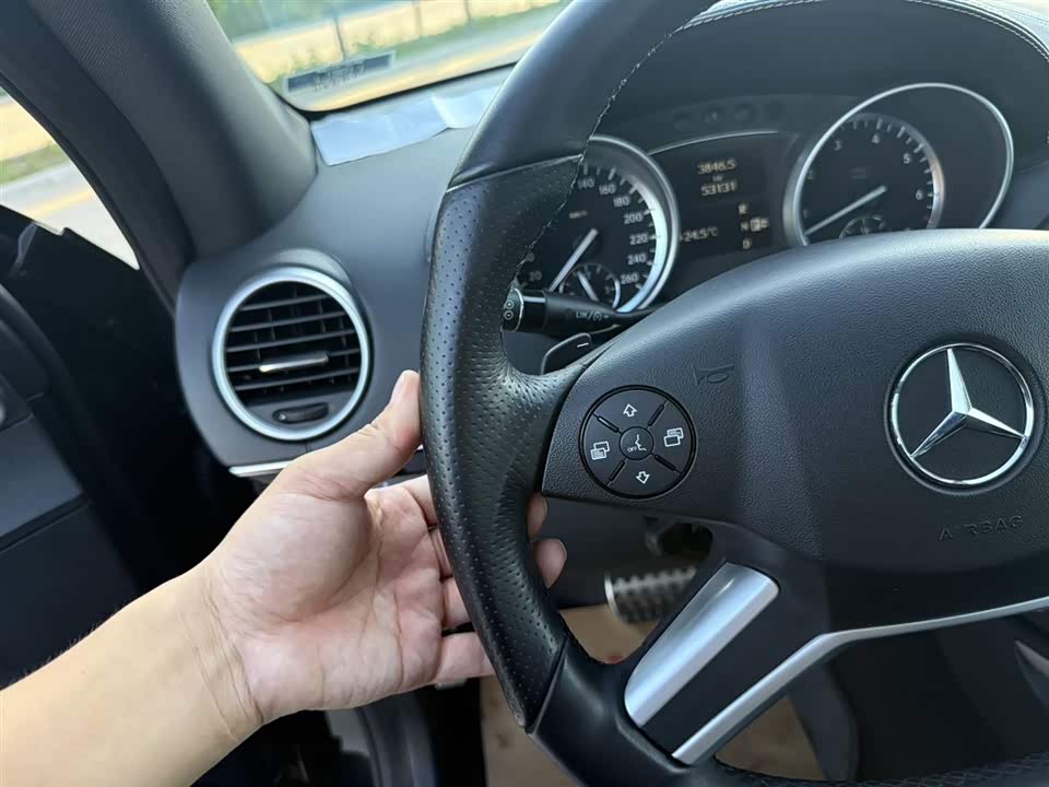 Mercedes-Benz M class