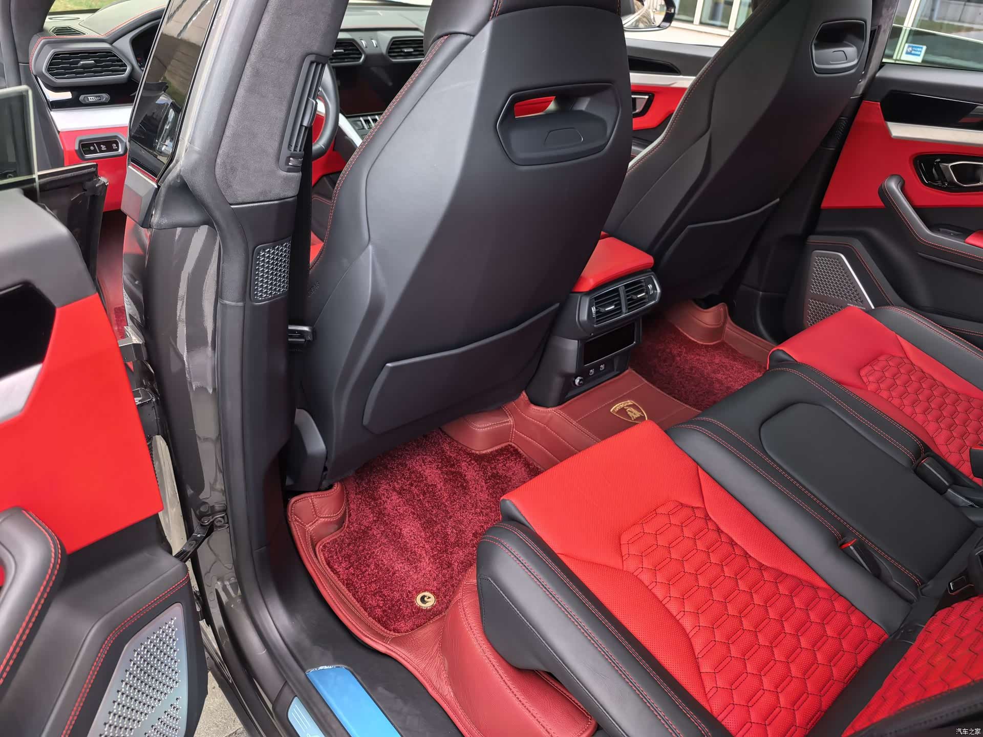 Lamborghini Urus, 2023 45