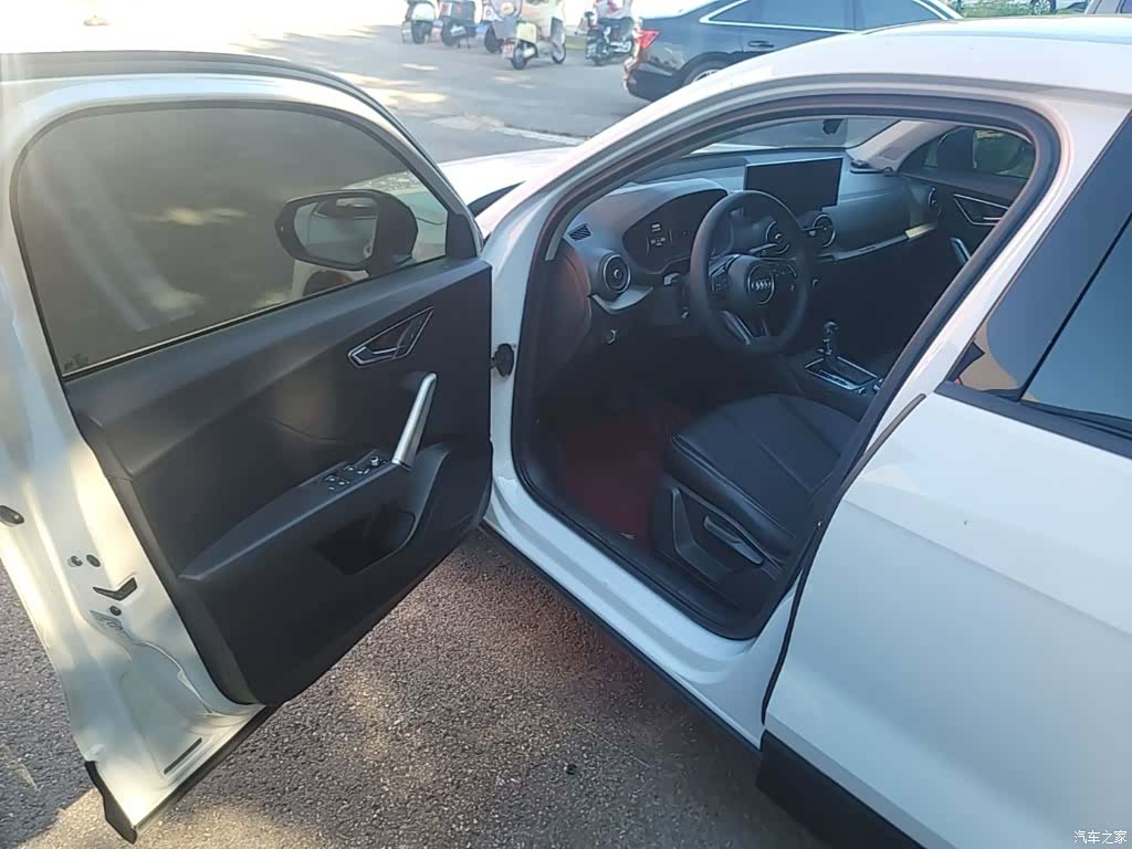 Audi Q2L, 2021 16