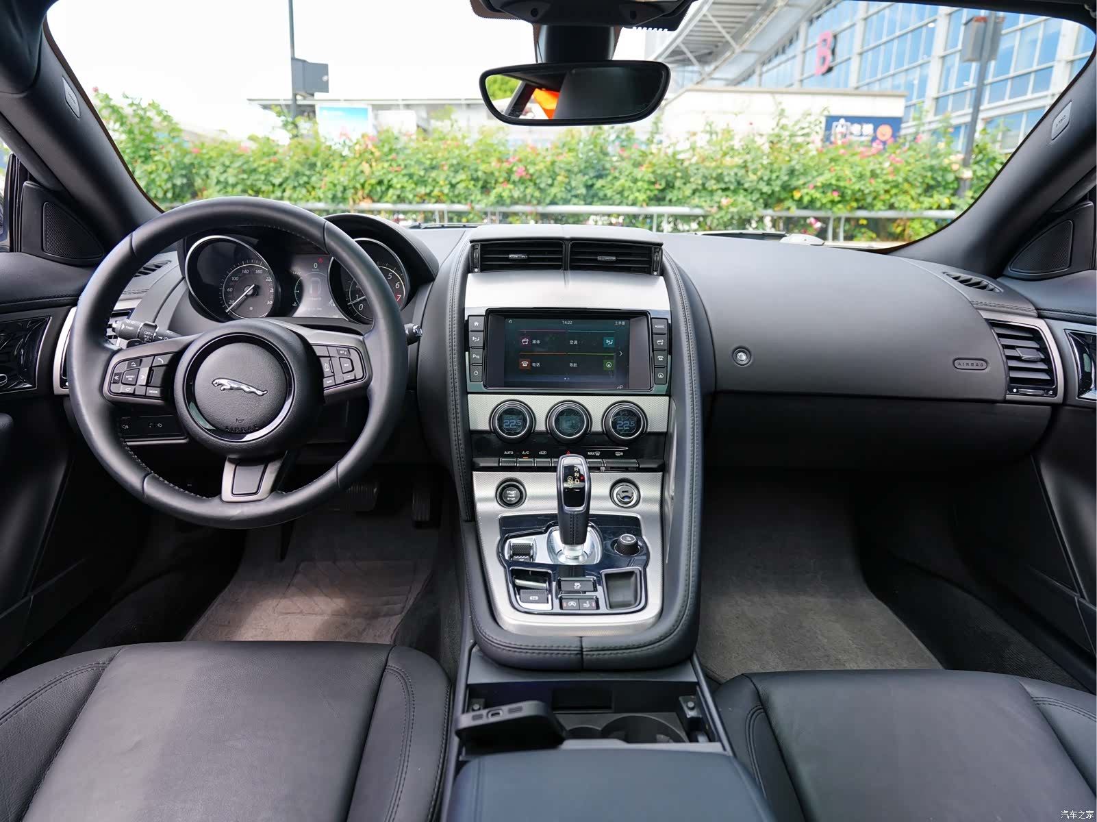 Jaguar F-TYPE, 2015 9