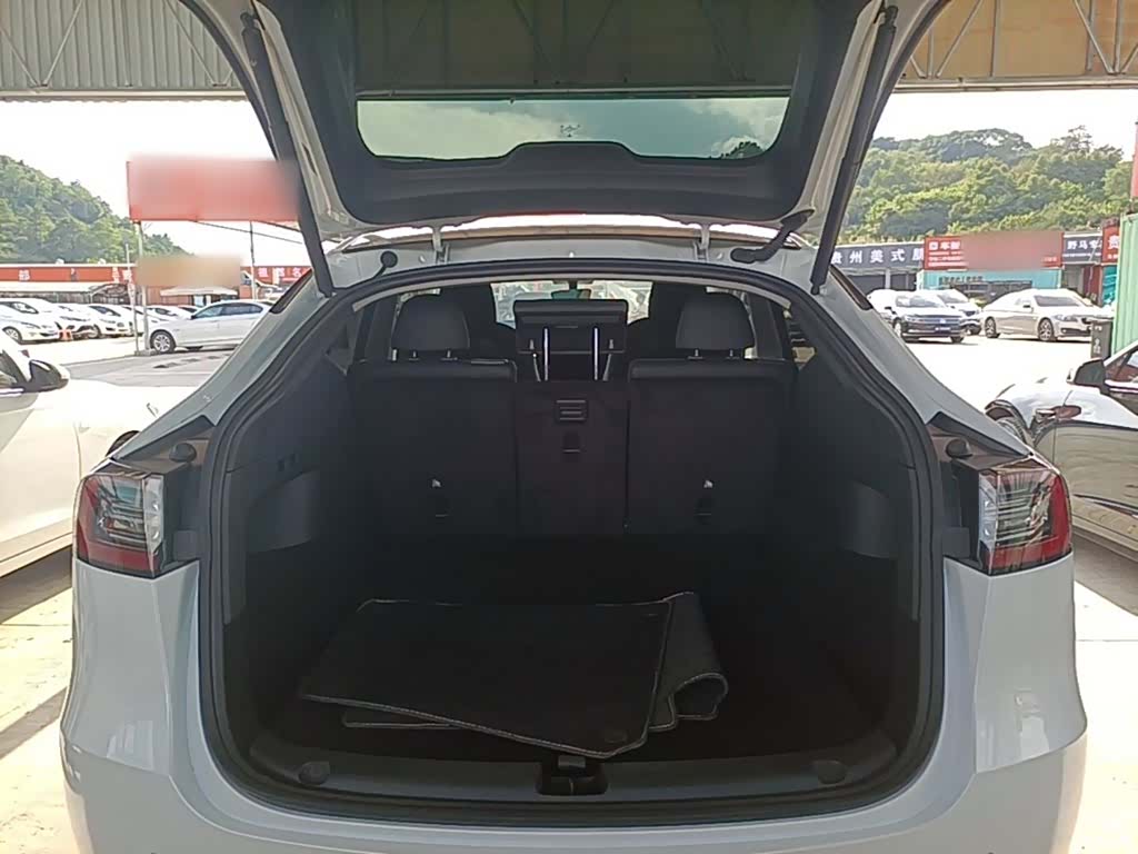 Tesla Model Y, 2022 19