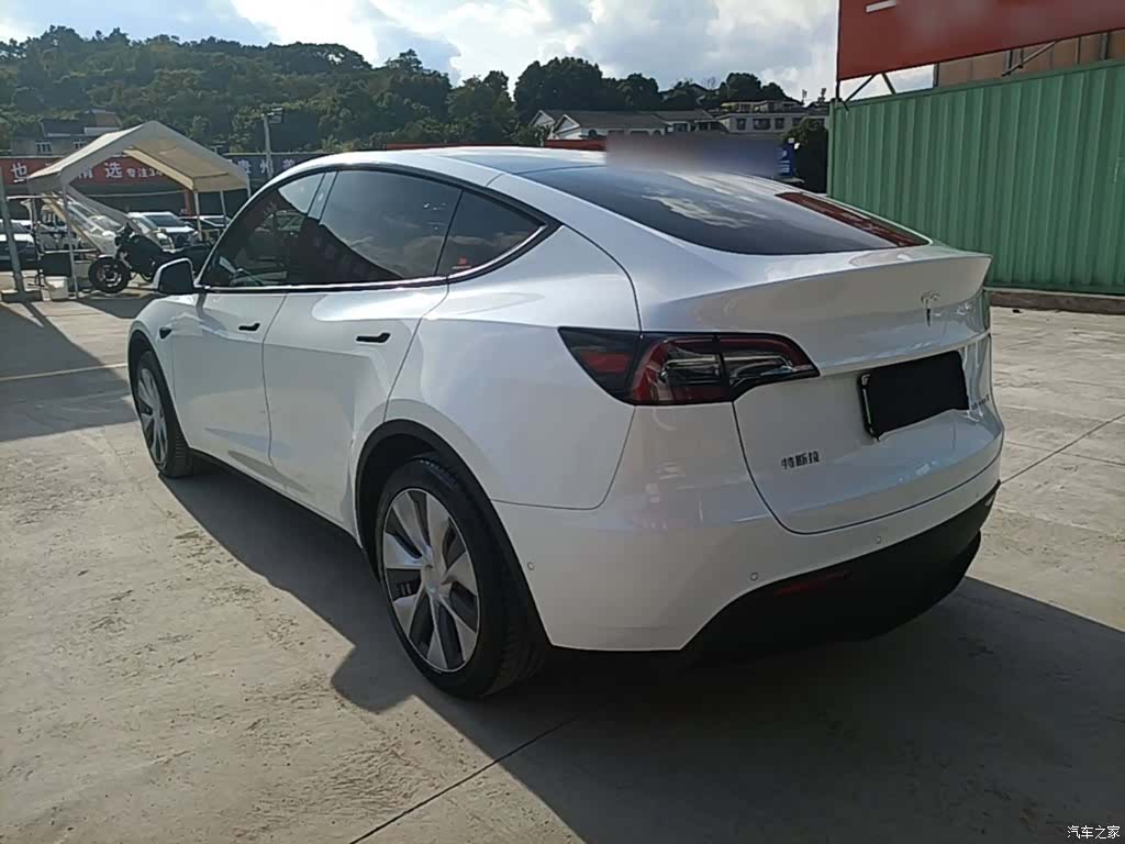 Tesla Model Y, 2022 все фото