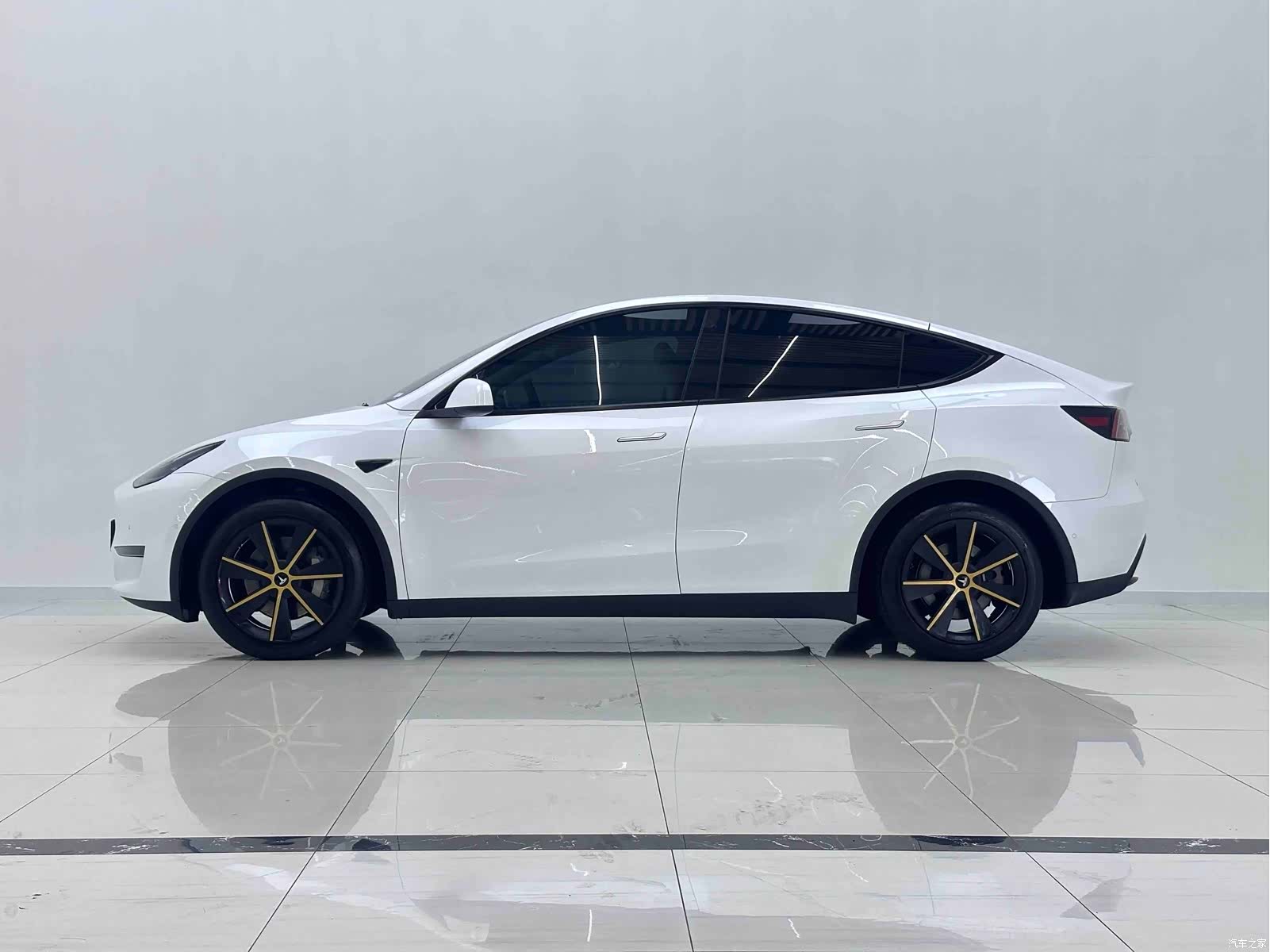 Tesla Model Y, 2023 8