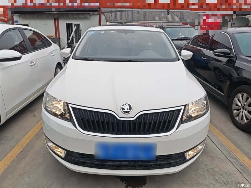 Skoda Rapid, 2017 3