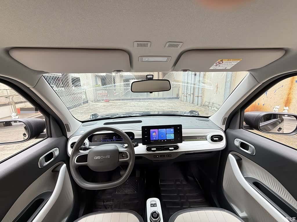 Geely Panda, 2025 8