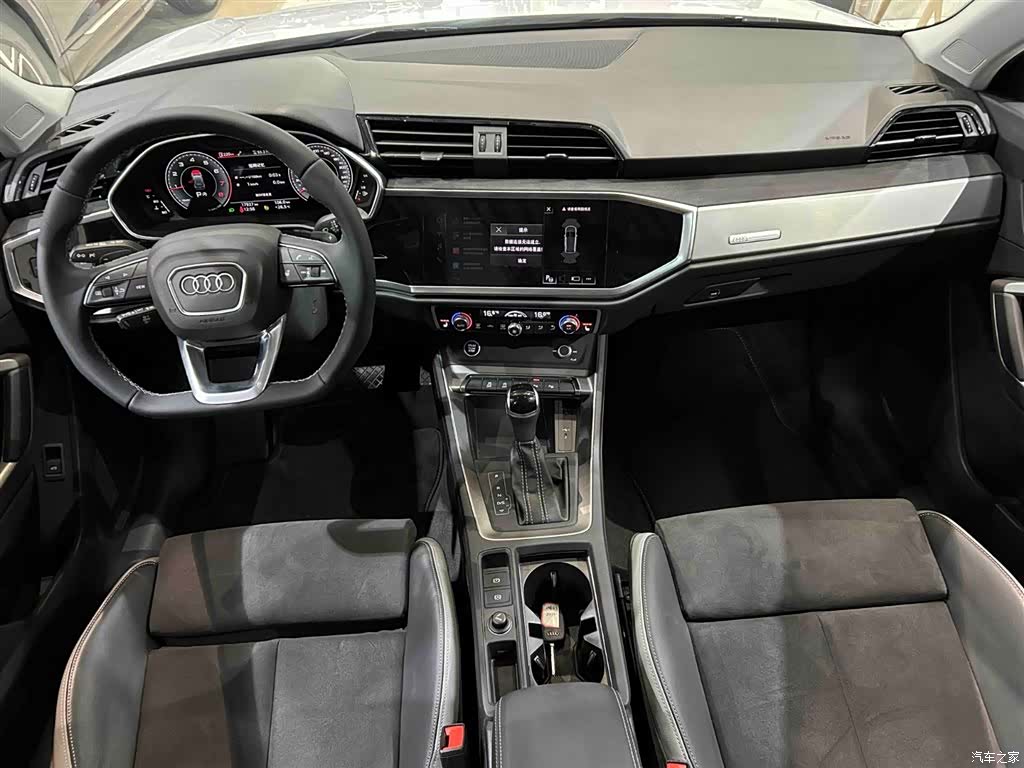 Audi Q3, 2022 2