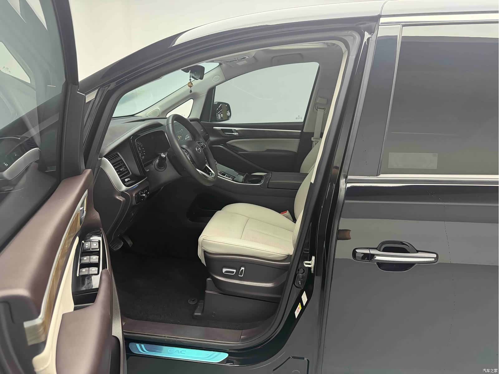 Trumpchi M8, 2021 4