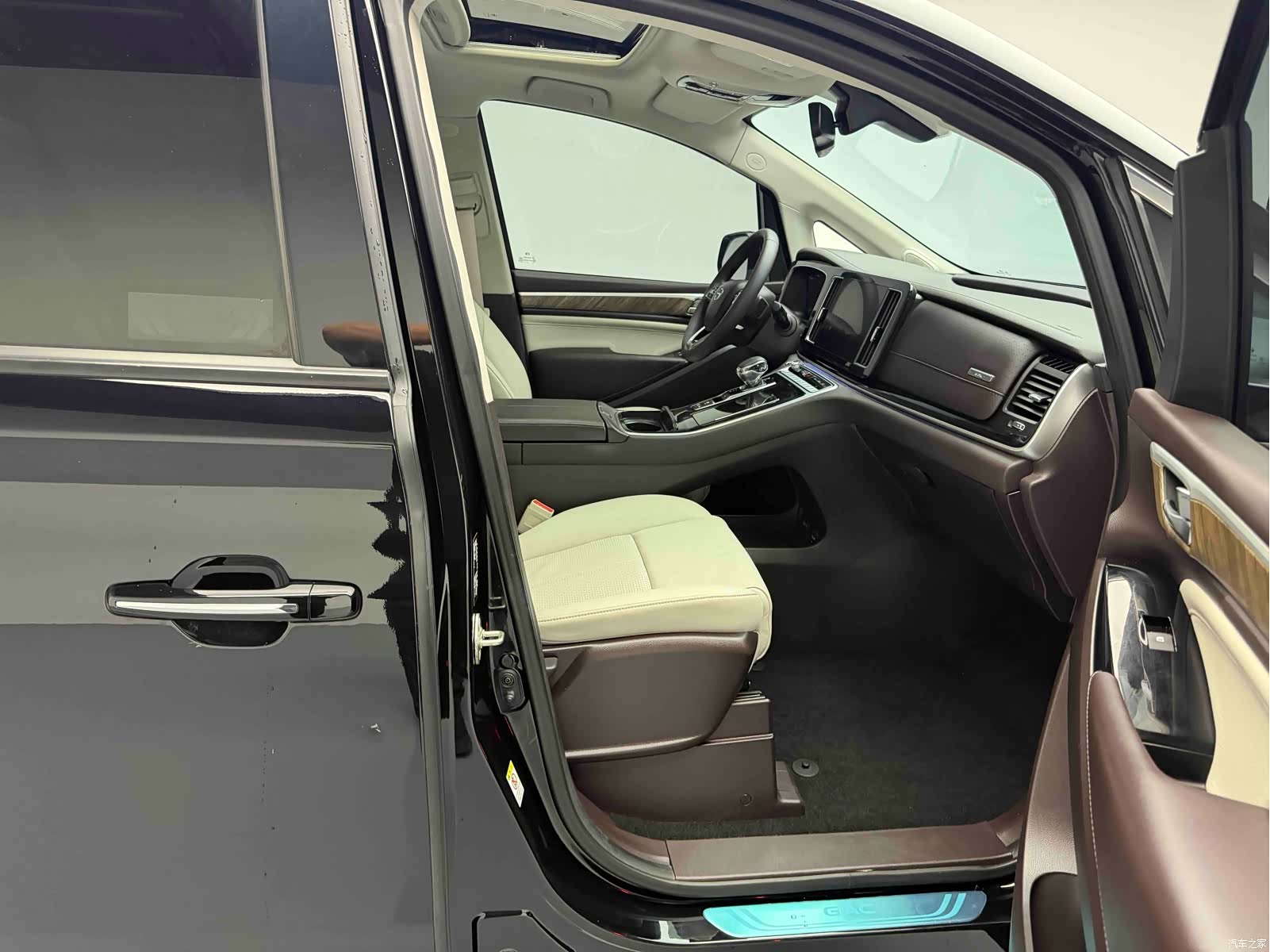 Trumpchi M8, 2021 13