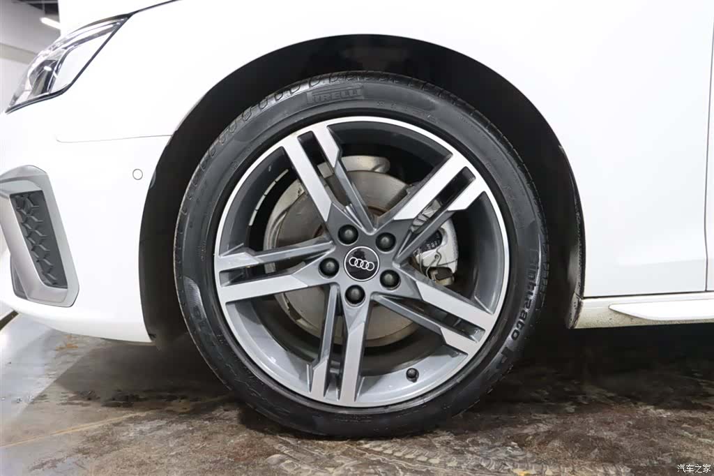 Audi A4L, 2022 11