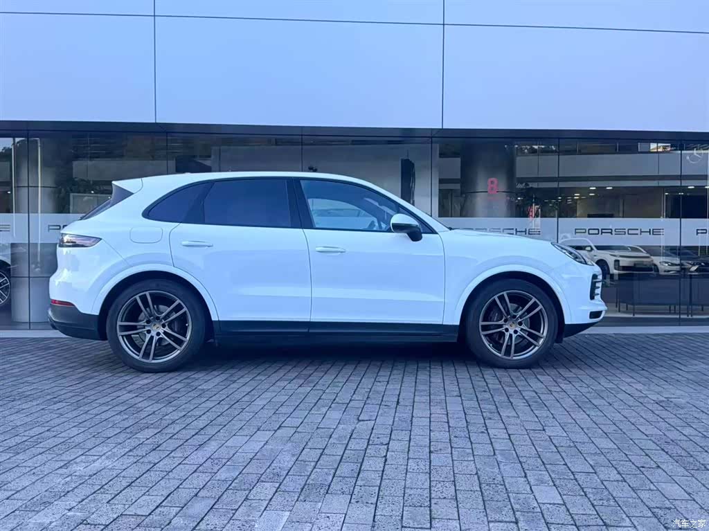 Porsche Cayenne, 2022 все фото