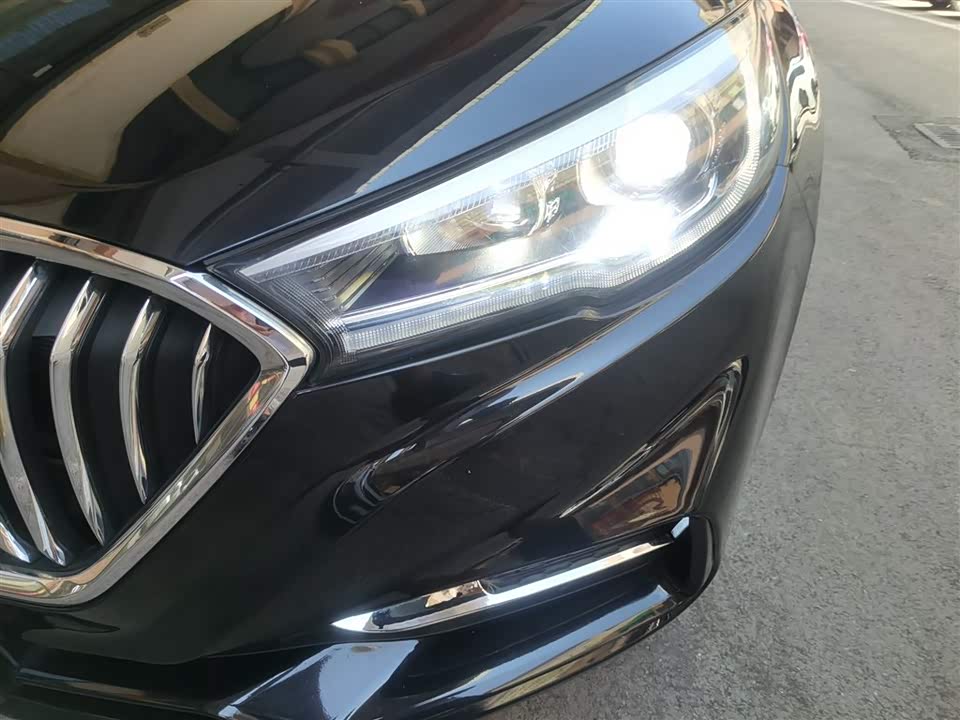 Hongqi H5