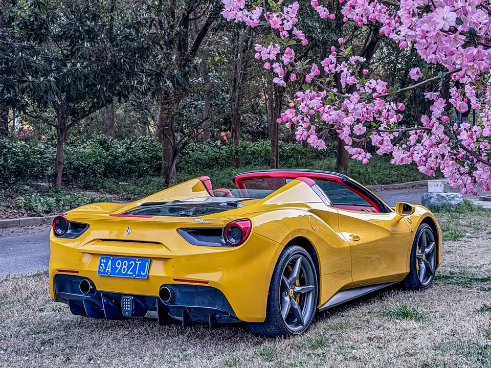 Ferrari 488
