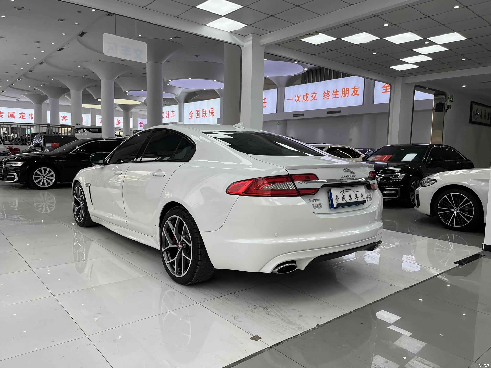 Jaguar XF, 2015 10