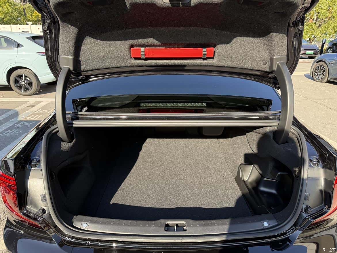 Volvo S90, 2024 все фото