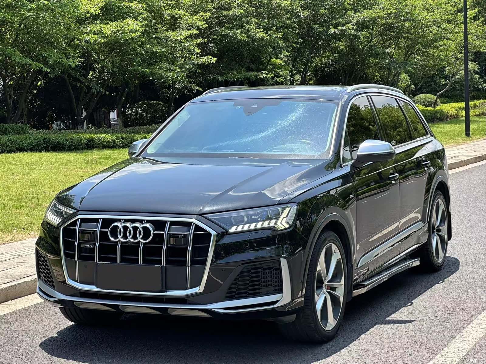 Audi Q7, 2022 1