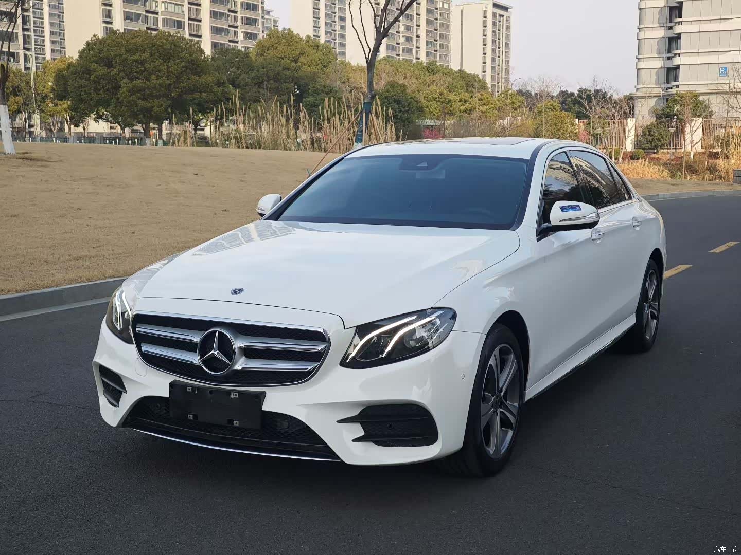 Mercedes-Benz E-Class, 2017 1