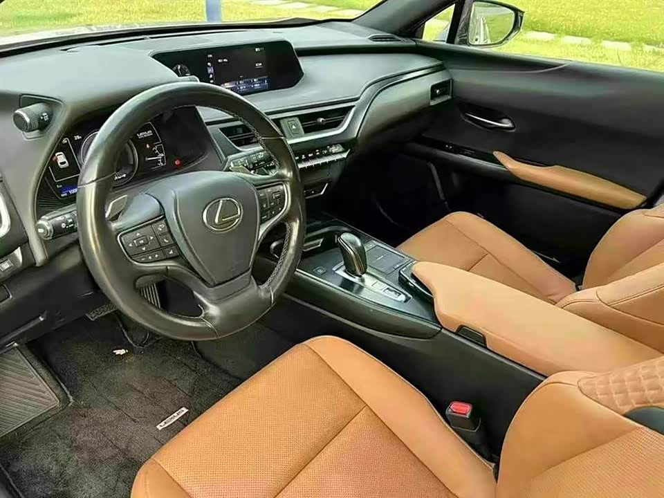 Lexus UX