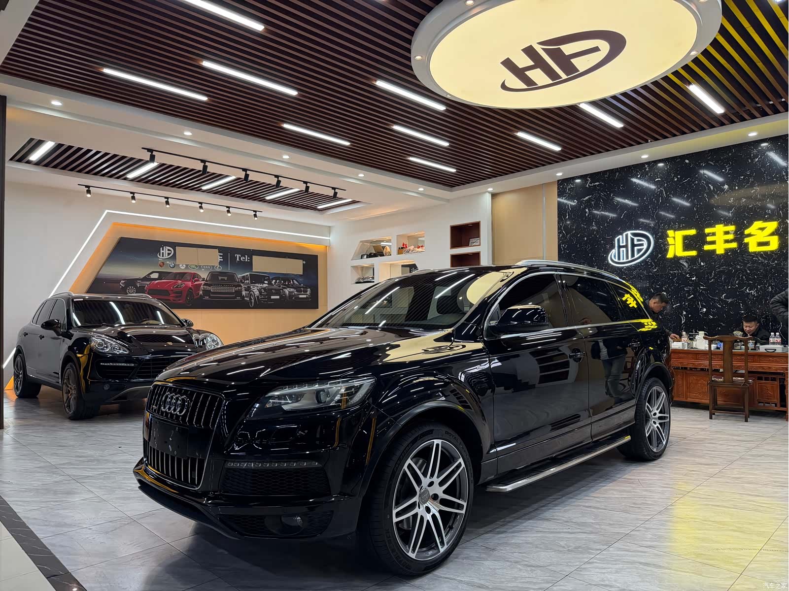 Audi Q7, 2011 1