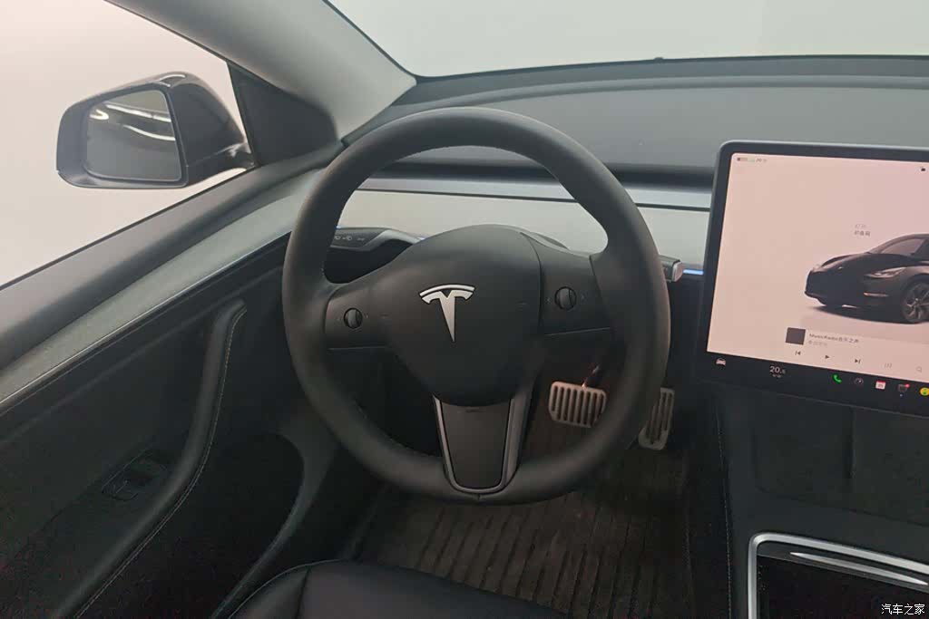 Tesla Model Y, 2023 15