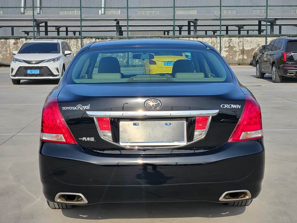 Toyota crown