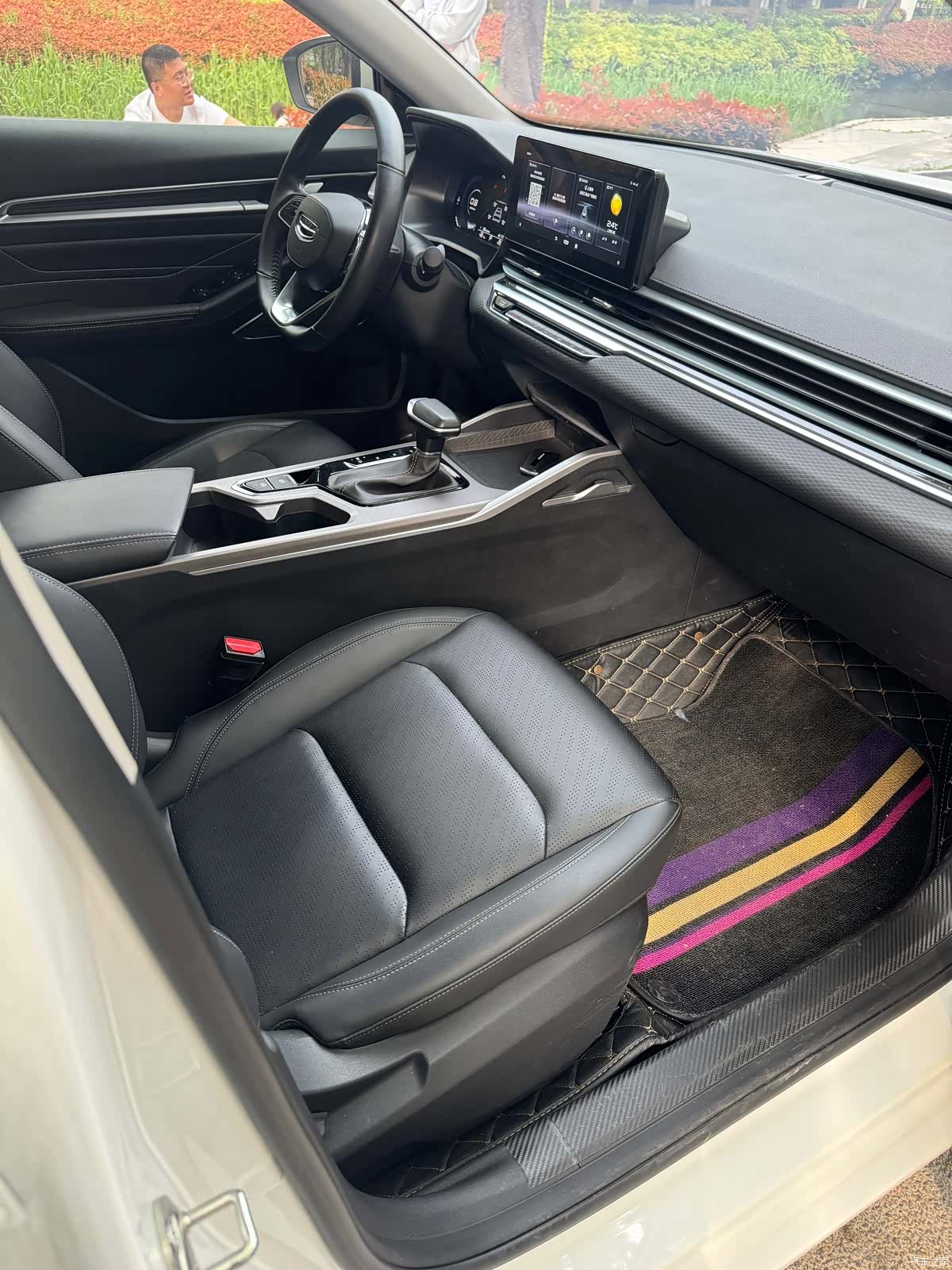 Geely Emgrand, 2022 9