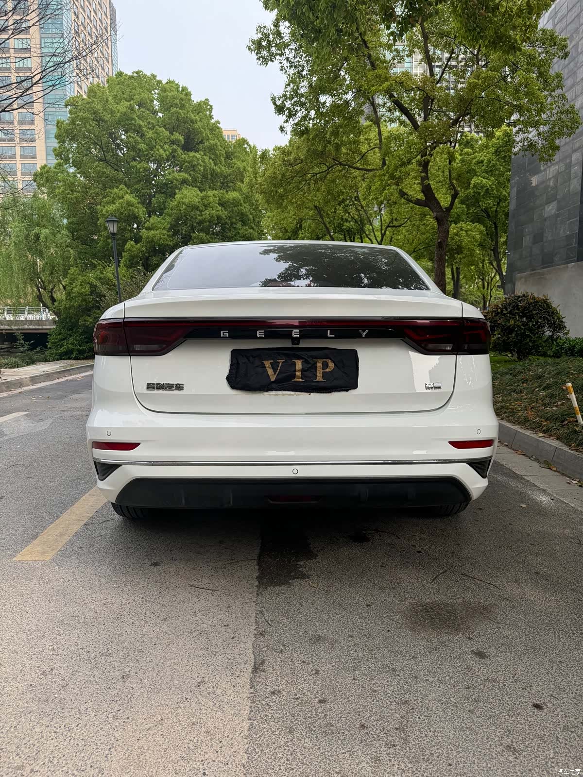 Geely Emgrand, 2022 15