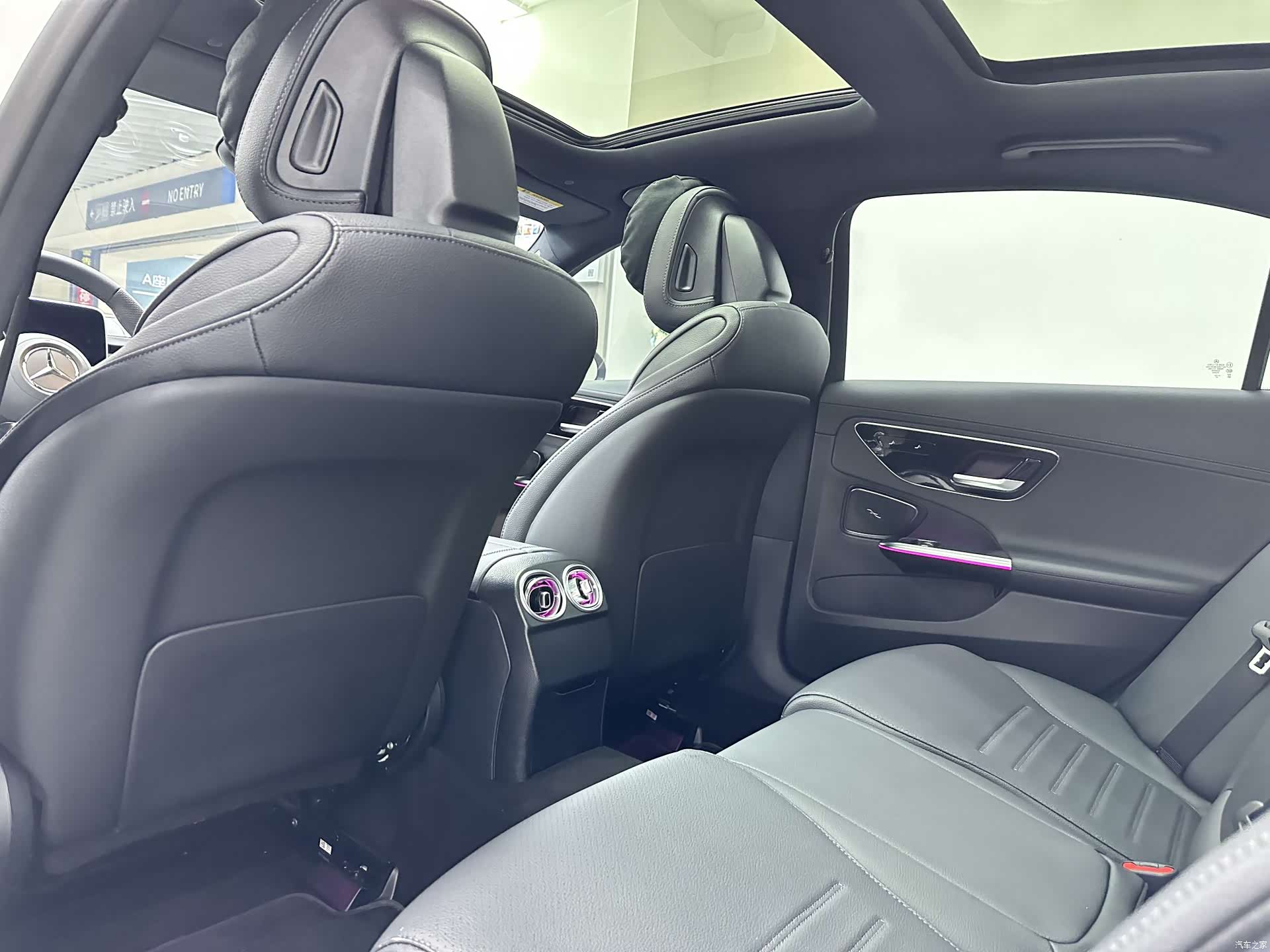 Mercedes-Benz C-Class, 2024 16
