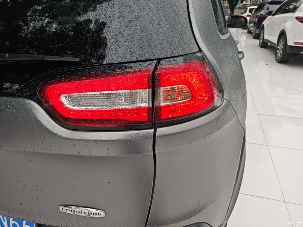 Jeep Cherokee, 2015 8