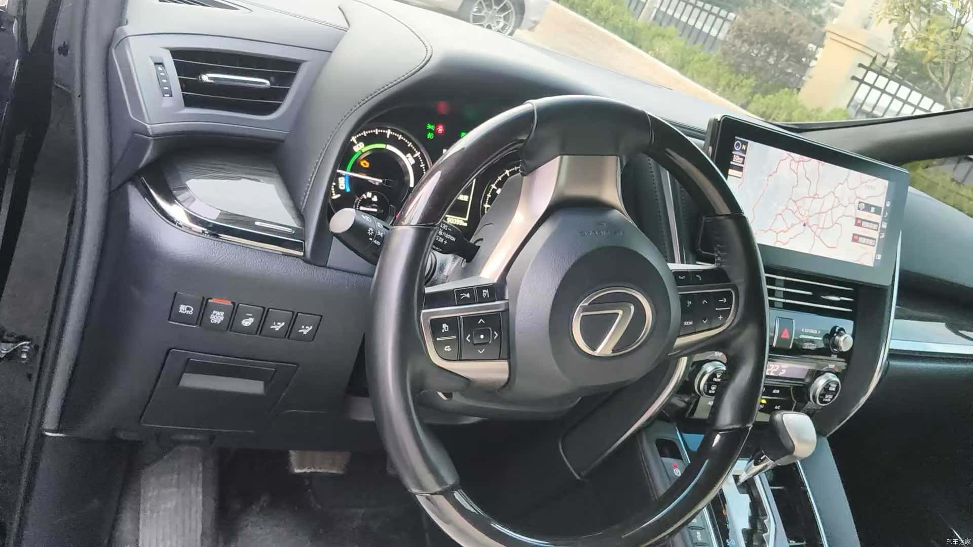 Lexus LM, 2022 9