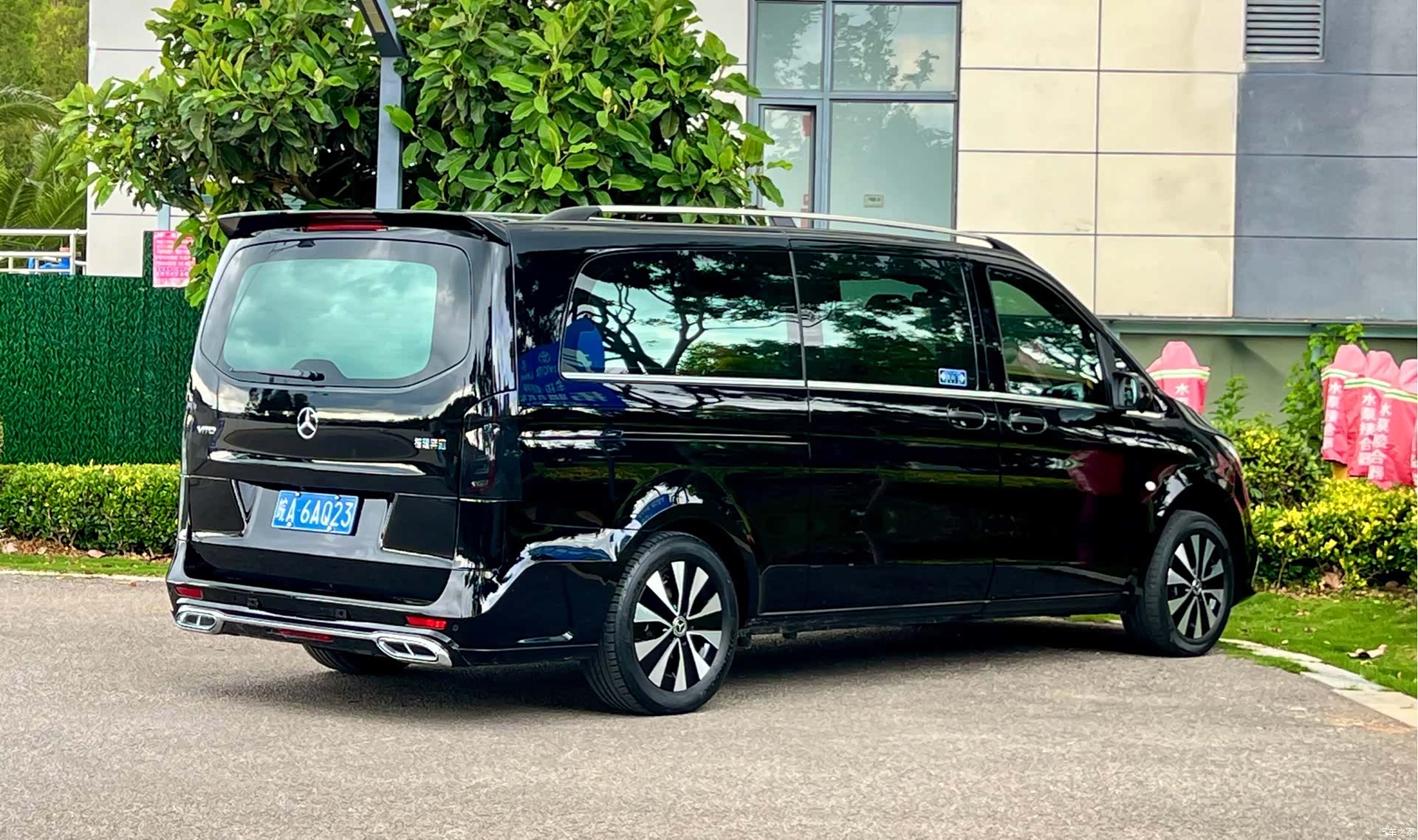 Mercedes-Benz 7, 2022 все фото