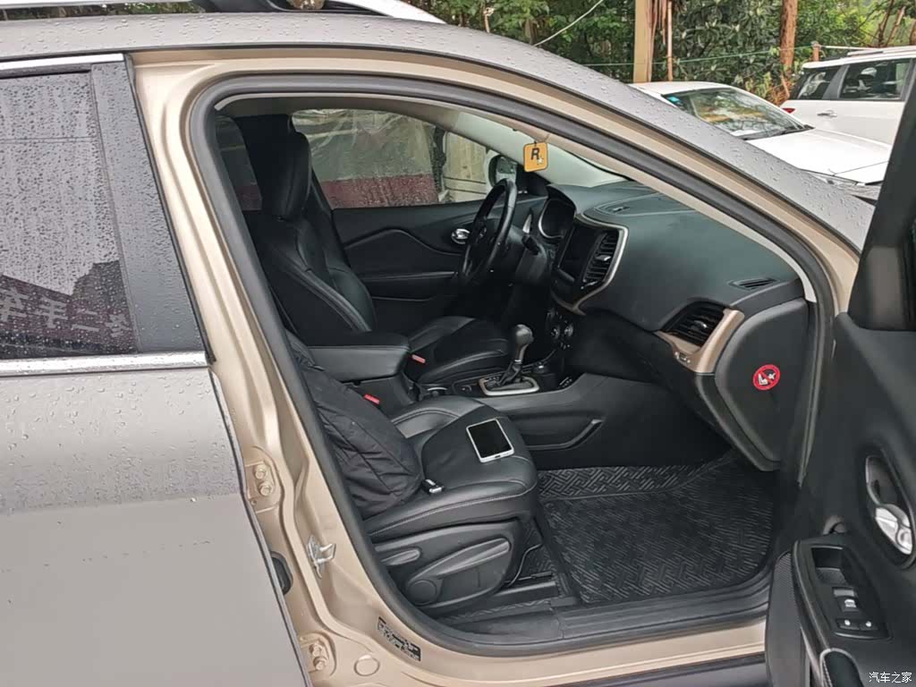Jeep Cherokee, 2015 25