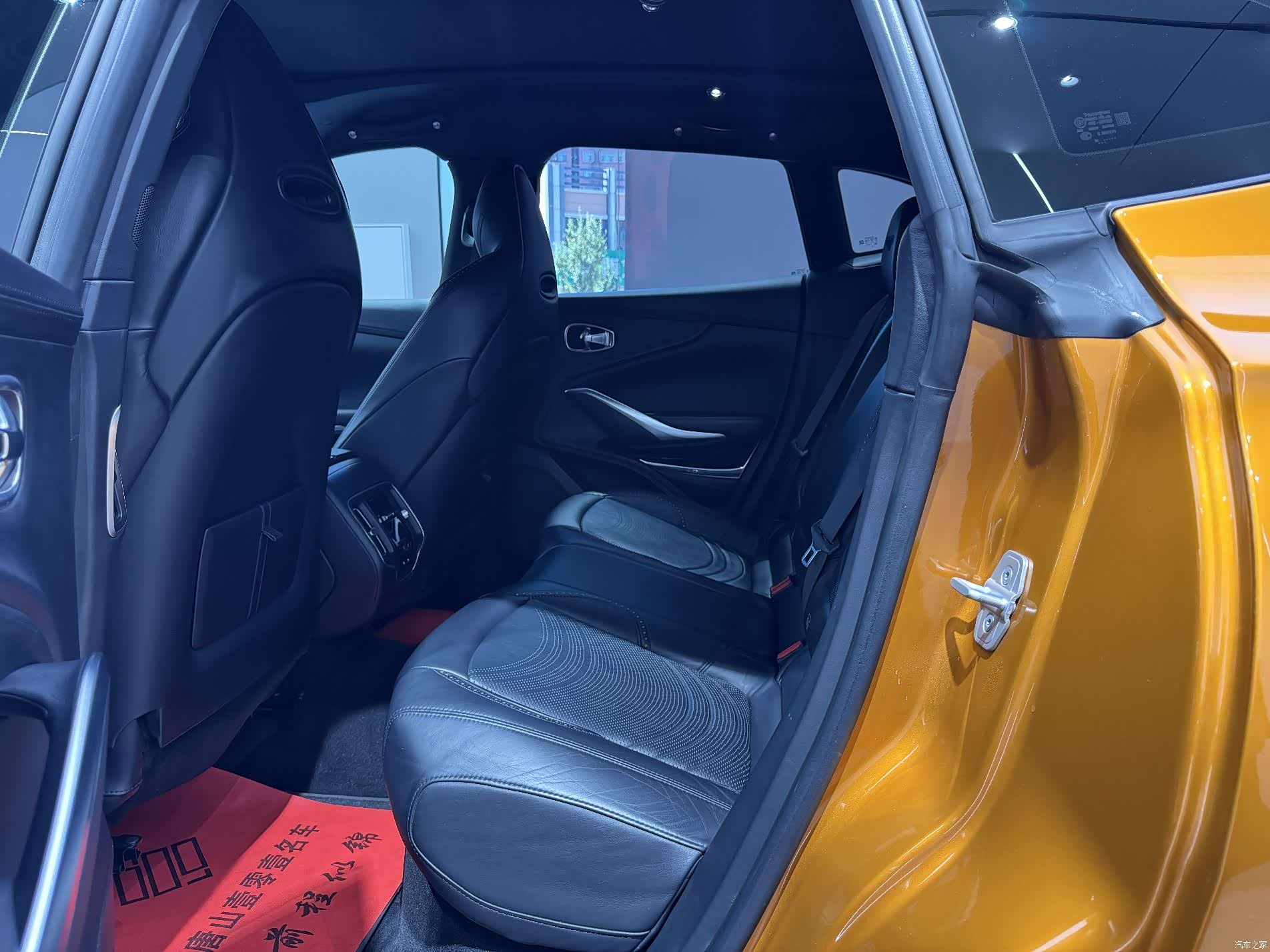 Aston Martin DBX, 2022 19
