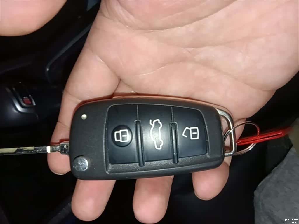 Audi Q2L, 2020 9
