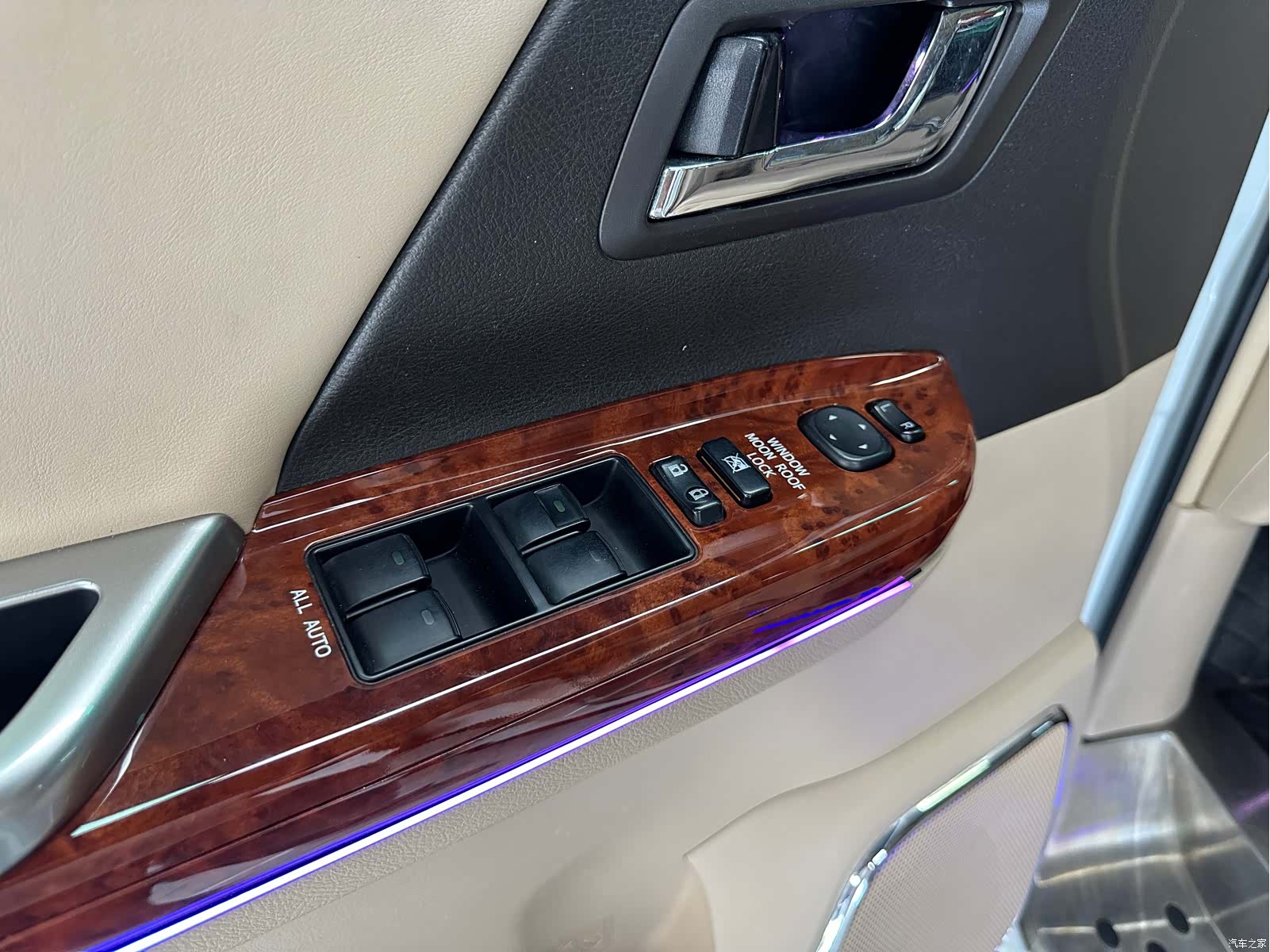 Toyota Alphard, 2012 21