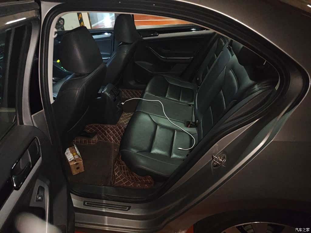 Volkswagen Sagitar, 2016 14