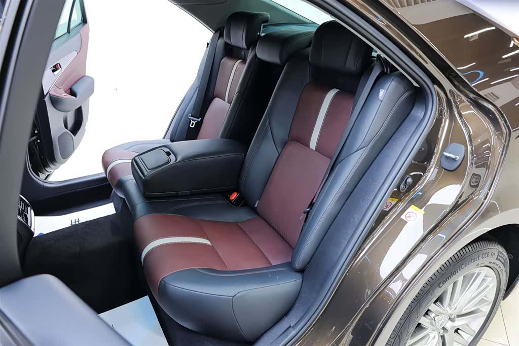 Toyota Crown, 2017 28