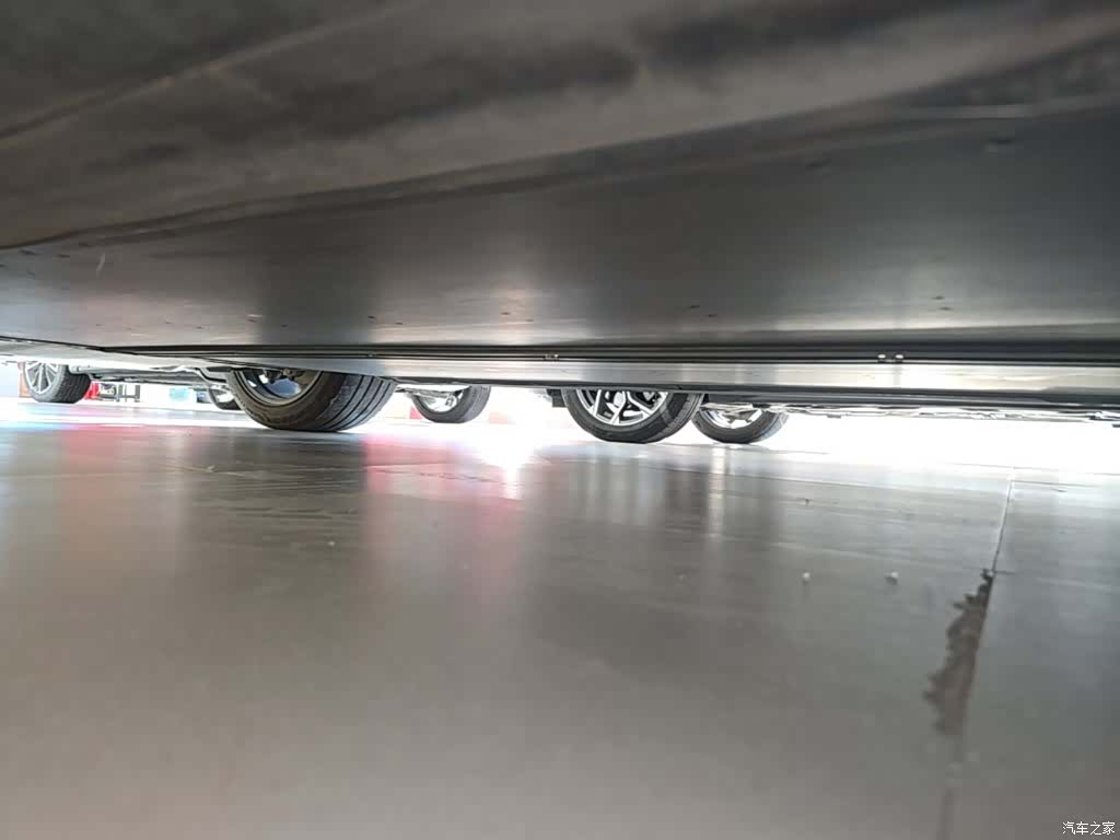 Tesla Model Y, 2024 22