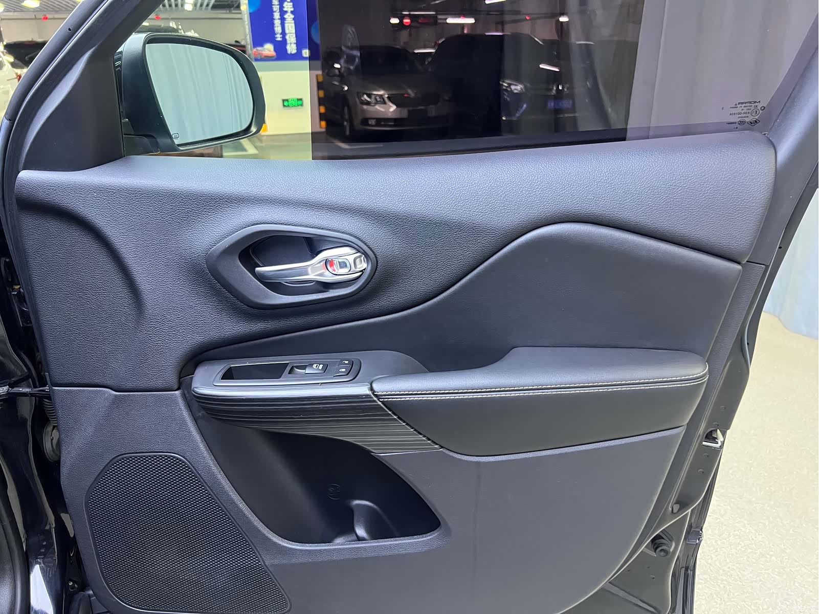 Jeep Cherokee, 2016 13