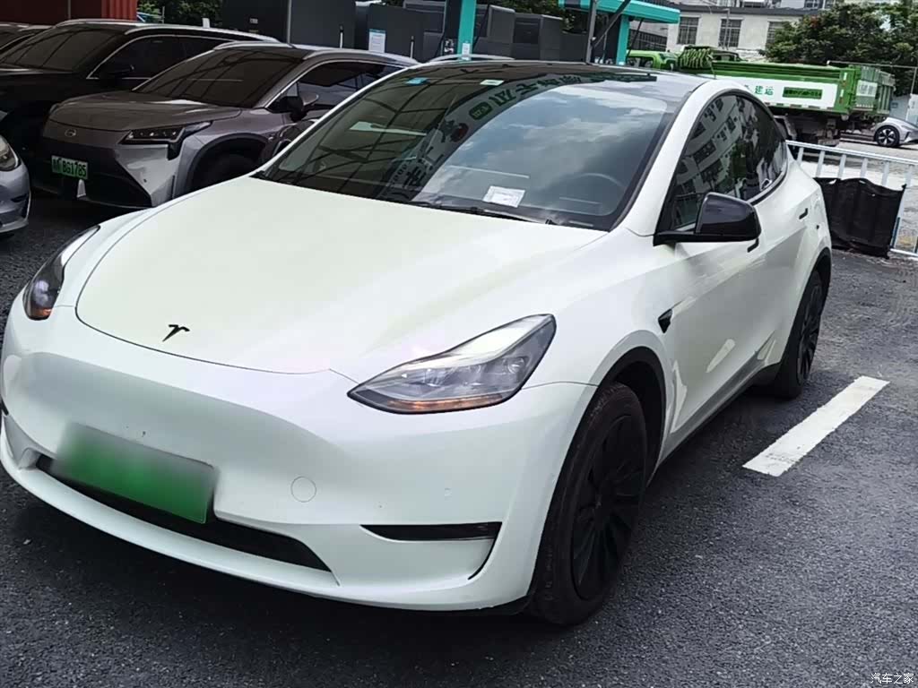 Tesla Model Y, 2021 1