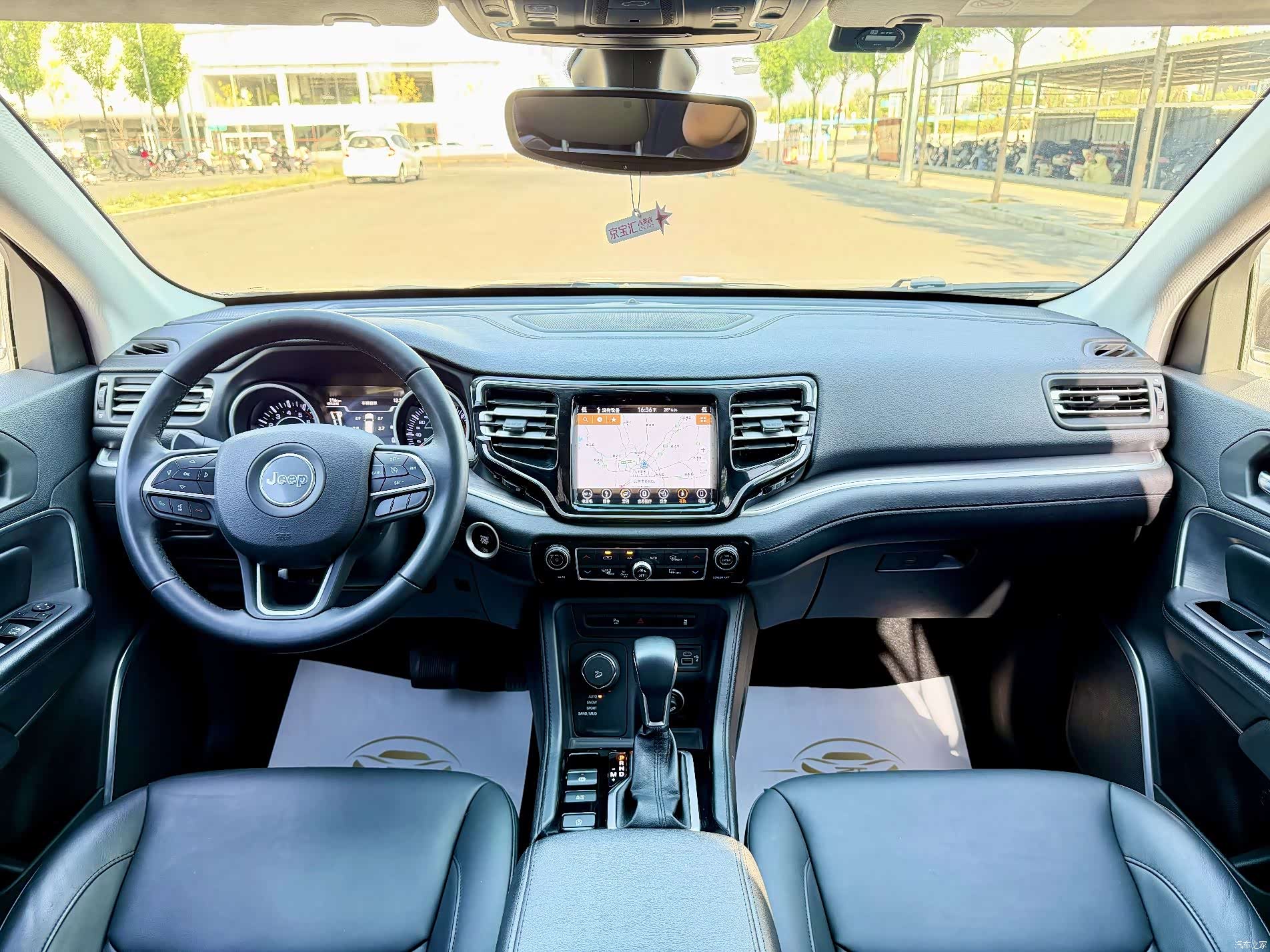 Jeep Grand Commander, 2019 19