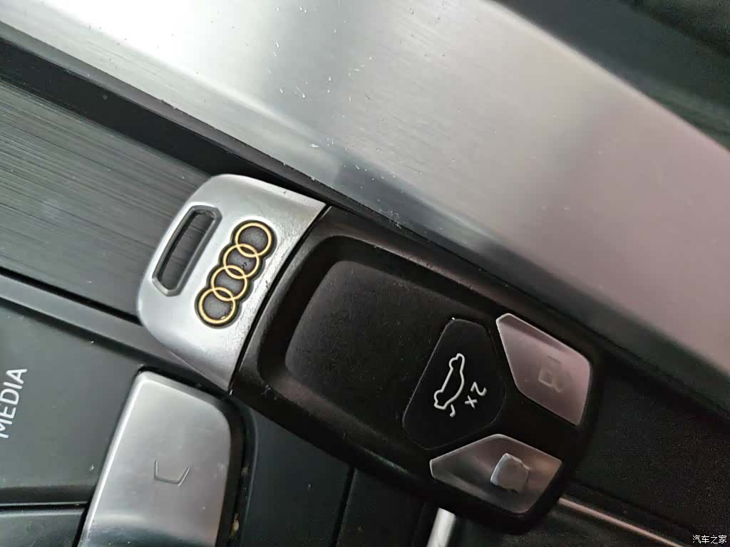 Audi A4L, 2019 12