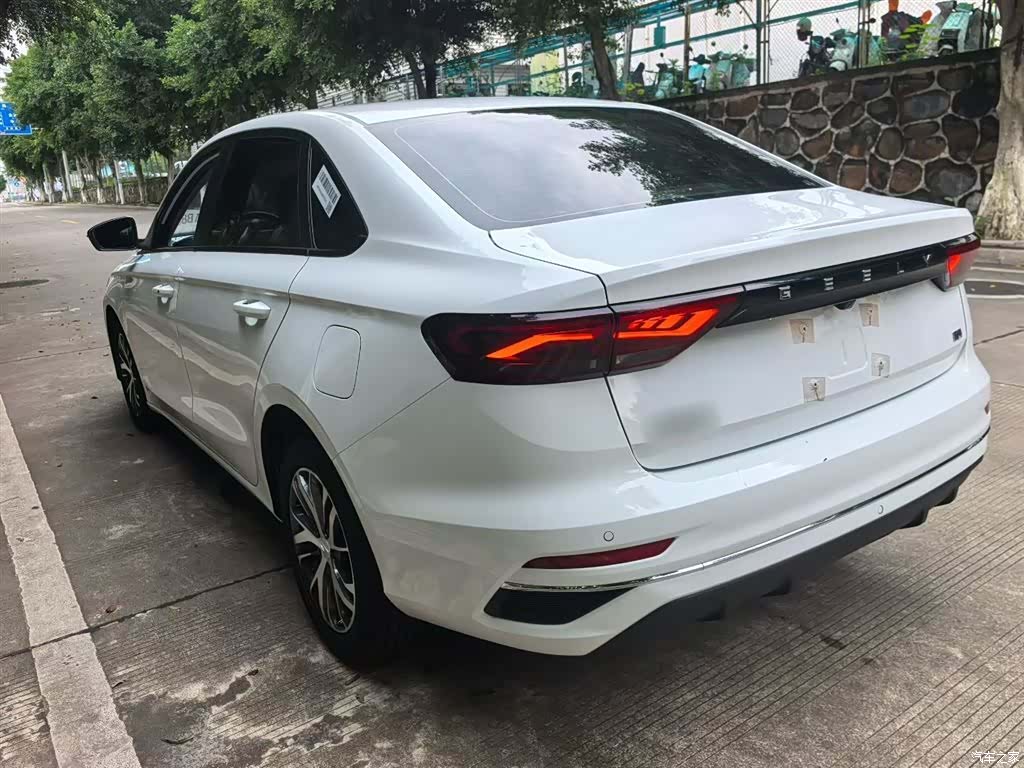 Geely Emgrand, 2024 все фото